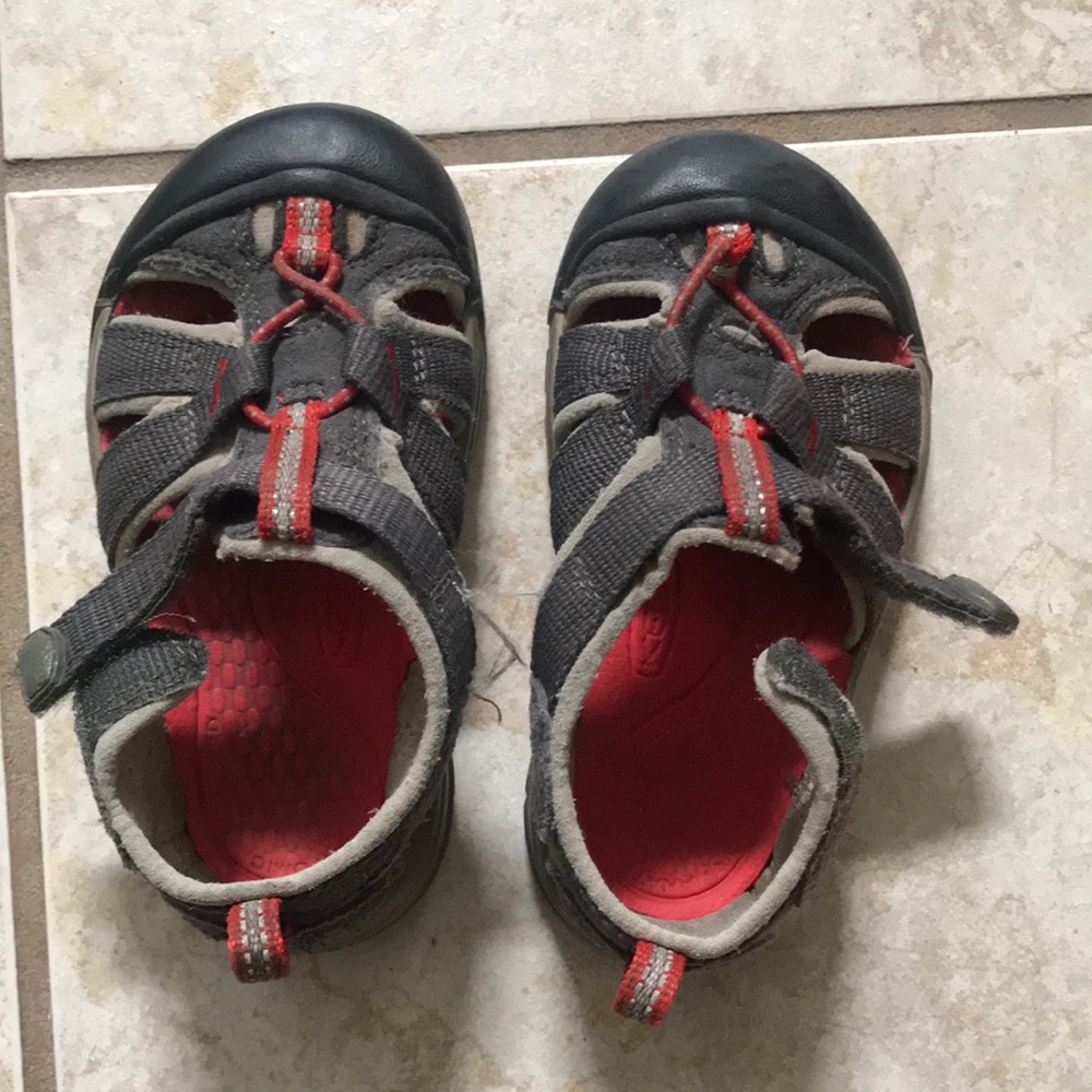 Keen boys sandal